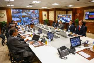 وزيرة التنمية المحلية تتابع سير العملية الانتخابية في الدوائر الملغاة والإعادة