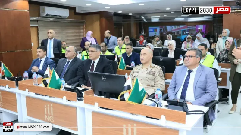 محافظ الجيزة بتابع سير الانتخابات