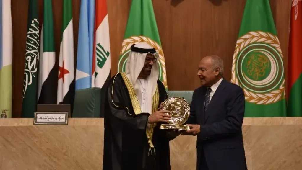 منح أحمد أبو الغيط جائزة التميز الحكومي كأفضل شخصية عربية