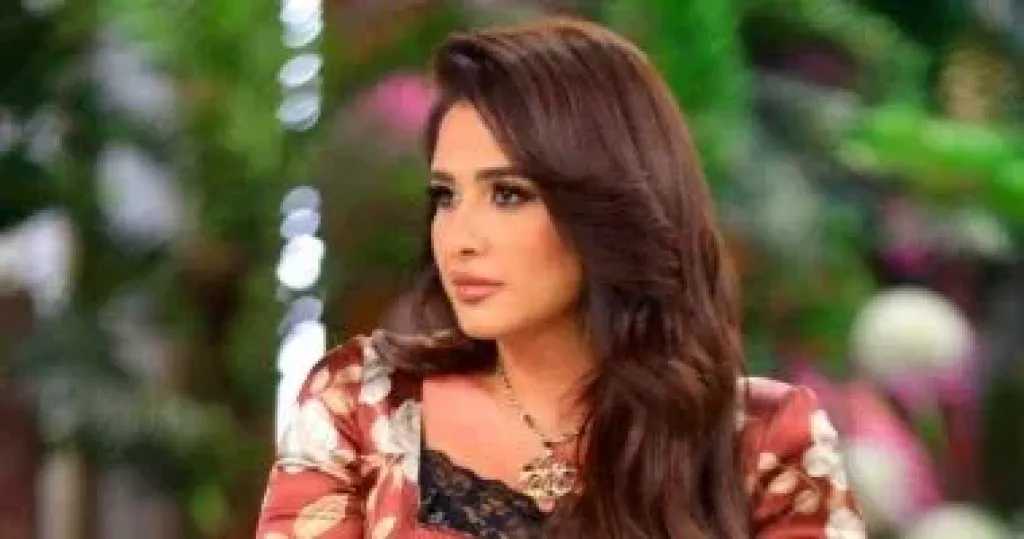 ياسمين عبد العزيز تثير تفاعلاً واسعًا ببرومو حلقتها في ”معكم منى الشاذلي”