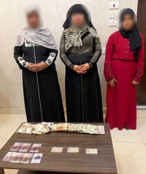 ضبط 3 سيدات أثناء توزيع رشاوى وكروت دعائية بسوهاج