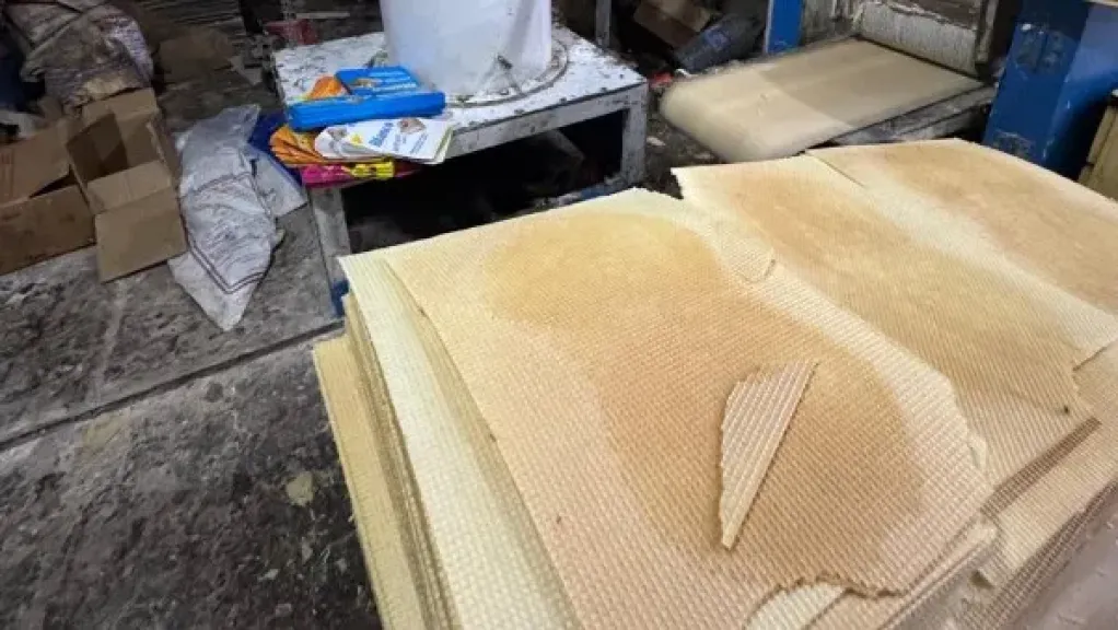  ضبط مصنع غير مرخص