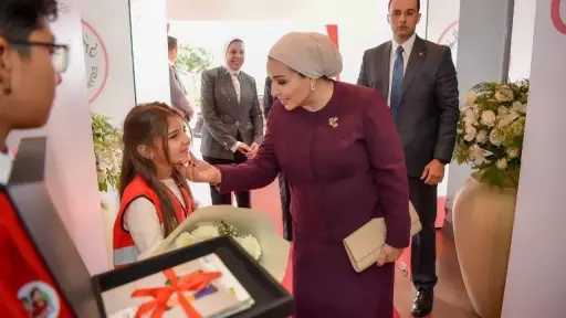 انتصار السيسي: «عمل يثمر عطاء يتجدد هو شعارنا اليوم للهلال الأحمر المصري»