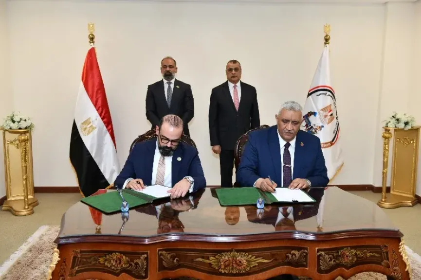 توقيع عقود للتعاون المشترك في المجال العسكري