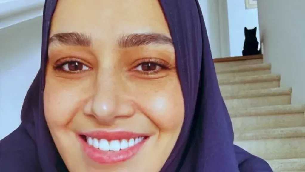 حلا شيحة تدعو متابعيها لقراءة القرآن الكريم وتشارك تجربتها مع الحجاب