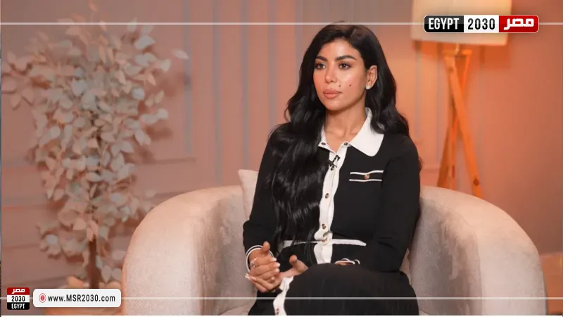 كارولين عزمي 