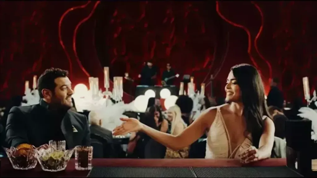 فيلم السلم والثعبان 