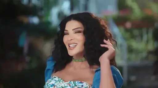 دينا حايك تُطلق أحدث أغانيها ”برواز كبير” باللهجة المصرية