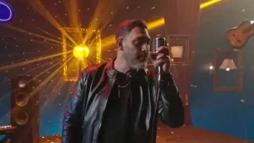 عمرو مصطفى يتصدّر الترند بأغنية “ ويواصل حصد الجوائز في 2025