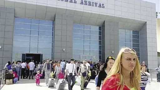 مطار مرسى علم يستقبل 33 رحلة دولية اليوم ضمن ذروة الحركة السياحية