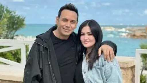 مصطفى قمر وزوجته فى كليب «مش هاشوفك» قبل طرحه