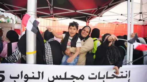 ضبط شخص بحوزته كروت لتوزيعها على الناخبين فى... ضبط شخص بحوزته كروت لتوزيعها على الناخبين فى الطالبية