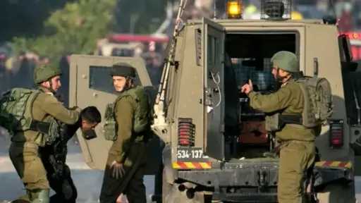 الاحتلال يعتقل أسيرا محررا شمال رام الله الاحتلال يعتقل أسيرا محررا شمال رام الله