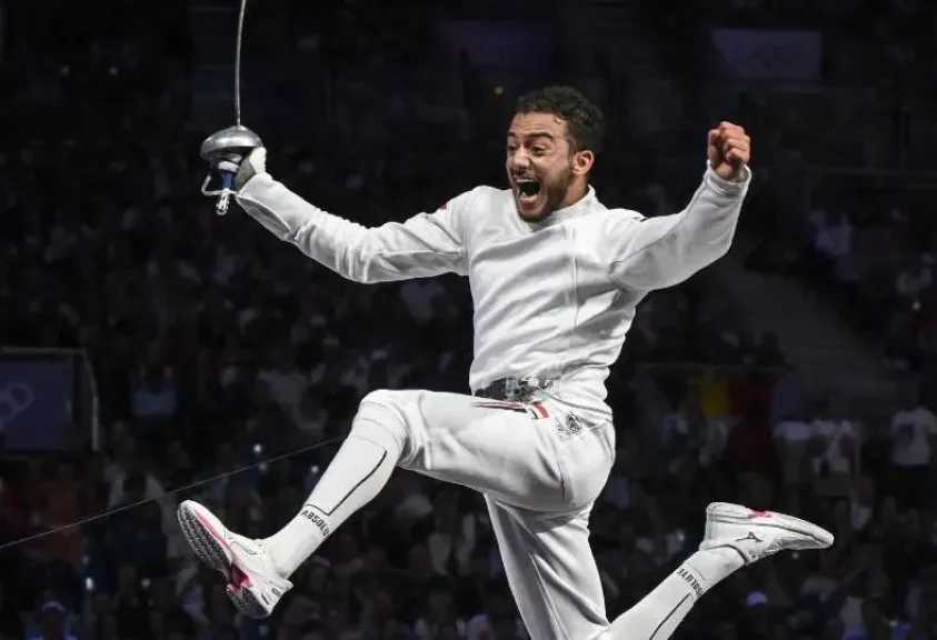 وزير الشباب والرياضة يهنئ البطل الأولمبي محمد السيد بعد تتويجه بذهبية كأس العالم لسلاح الإيبيه