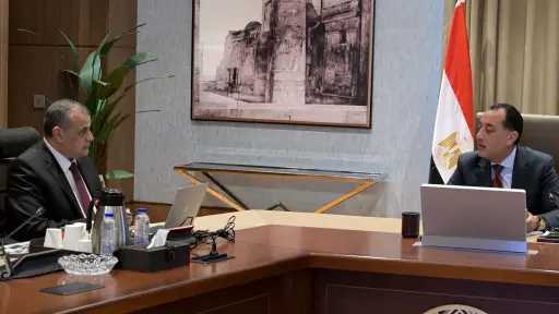 رئيس الوزراء يتابع مع وزير الدولة للإنتاج الحربي... رئيس الوزراء يتابع مع وزير الدولة للإنتاج الحربي ملفات عمل الوزارة