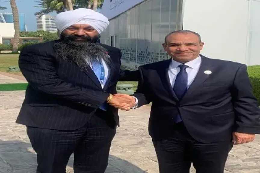 وزير الخارجية يلتقي وزير الدولة الكندي للتنمية الدولية على هامش منتدى الدوحة