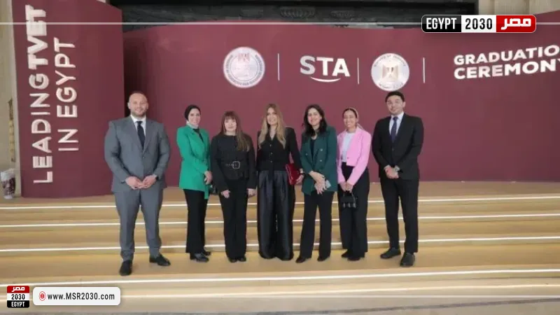 جانب من التوقيع