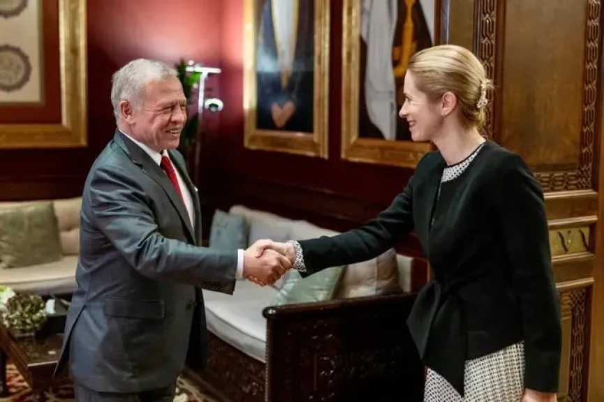 ملك الأردن ورئيسة المفوضية الأوروبية يؤكدان ضرورة التوصل إلى تهدئة شاملة في المنطقة