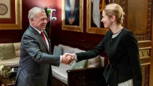 ملك الأردن ورئيسة المفوضية الأوروبية يؤكدان ضرورة التوصل... ملك الأردن ورئيسة المفوضية الأوروبية يؤكدان ضرورة التوصل إلى تهدئة شاملة في المنطقة