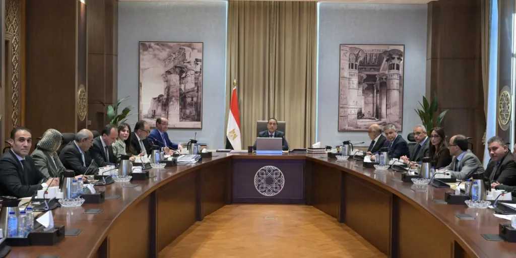 مدبولي يتابع مشروعات تطوير قطاع الغزل والنسيج والاستغلال الأمثل لبعض الأصول