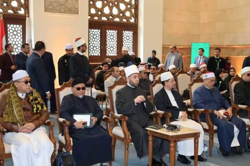 وزير الأوقاف يتفقد فعاليات تصفيات المسابقة العالمية للقرآن بمسجد مصر