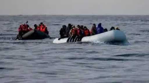مصرع 18 مهاجرا على الأقل إثر غرق قارب... مصرع 18 مهاجرا على الأقل إثر غرق قارب مطاطي جنوب جزيرة كريت اليونانية وإنقاذ اثنين