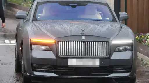 رولز رويس محمد صلاح تخرج من المران محمّلة... رولز رويس محمد صلاح تخرج من المران محمّلة بالأسئلة: هل يقترب من نهاية رحلته مع ليفربول؟