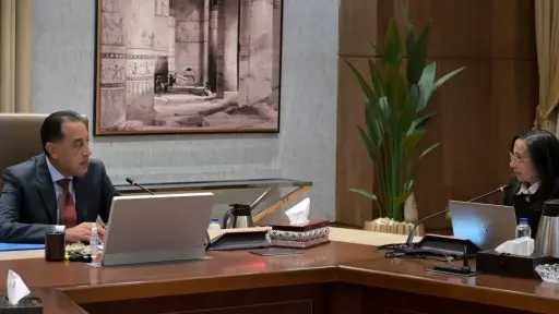 مدبولي يستعرض مشروعي تطوير مدينة رشيد وتحويل نبع... مدبولي يستعرض مشروعي تطوير مدينة رشيد وتحويل نبع الحمرا إلى منتجع سياحي عالمي