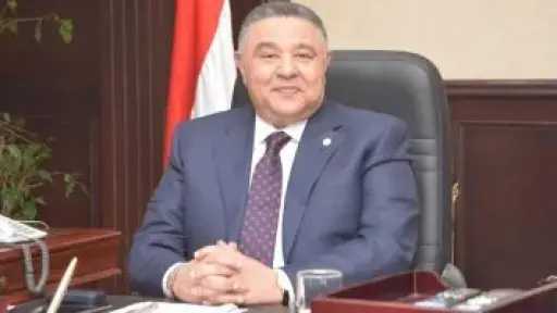 استرداد 3000 متر من أملاك الدولة بعد إزالة... استرداد 3000 متر من أملاك الدولة بعد إزالة مخزن أخشاب مخالف بالغردقة