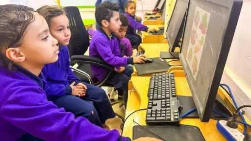 التضامن تطلق المرحلة الثانية من القوافل التنموية في «زهور 15 مايو» لدعم الأهالي والأطفال