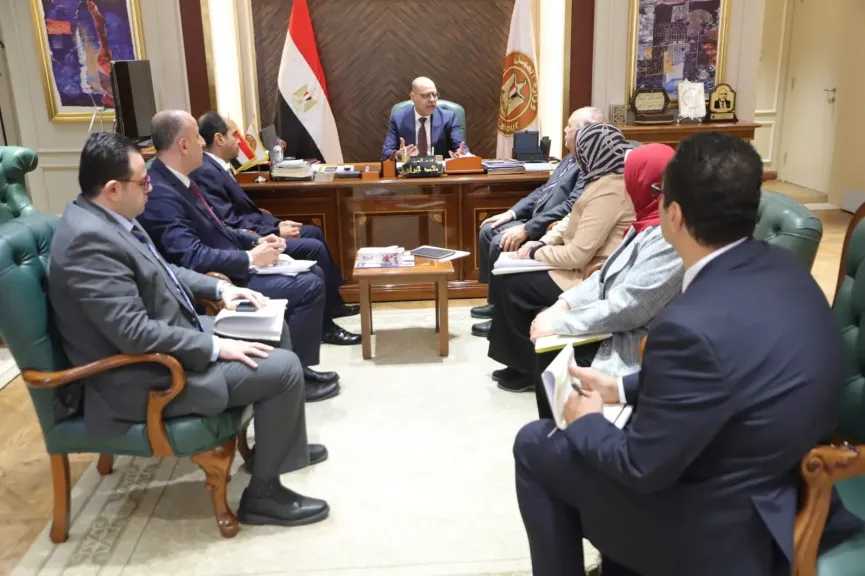 وزير العمل يعقد اجتماعًا مع ممثلي وزارة الصحة والمجلس الصحي المصري ونقابة التمريض