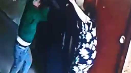 الداخلية تكشف ملابسات فيديو اعتداء عامل على سيدتين بدمياط وتضبط أطراف المشاجرة