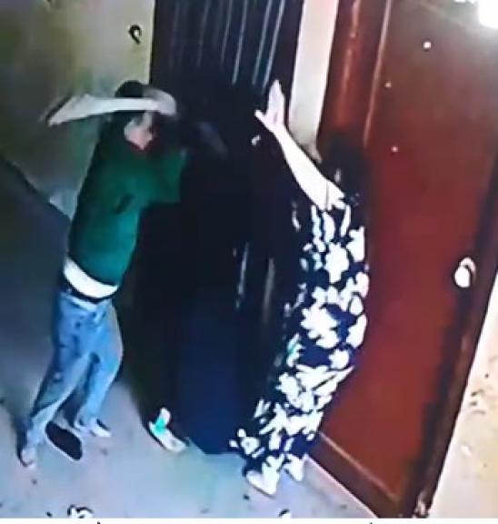 الداخلية تكشف ملابسات فيديو اعتداء عامل على سيدتين بدمياط وتضبط أطراف المشاجرة