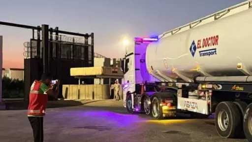 دخول 256 شاحنة مساعدات مصرية وعربية ودولية إلى غزة عبر معبر رفح البري