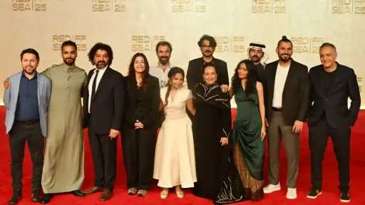 ”هجرة”.. تحية ممتنة لنساء السعودية واحتفاء جماهيري لافت... ”هجرة”.. تحية ممتنة لنساء السعودية واحتفاء جماهيري لافت في عرضه الأول بالبحر الأحمر