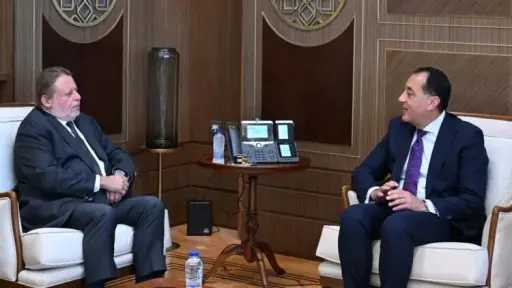 رئيس الوزراء يلتقي محافظ البنك المركزي لمتابعة معدل... رئيس الوزراء يلتقي محافظ البنك المركزي لمتابعة معدل التضخم وتوافر السلع الأساسية