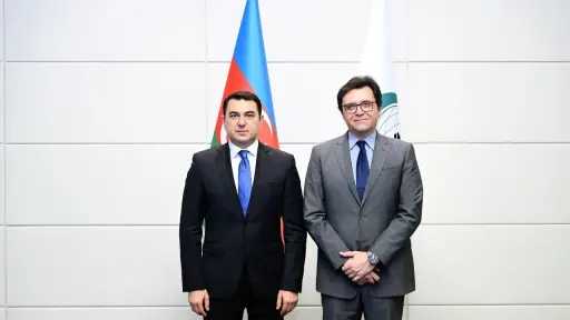 وزير الثقافة يلتقي نظيره الأذربيجاني لبحث آليات تعزيز التعاون الثقافي بين البلدين