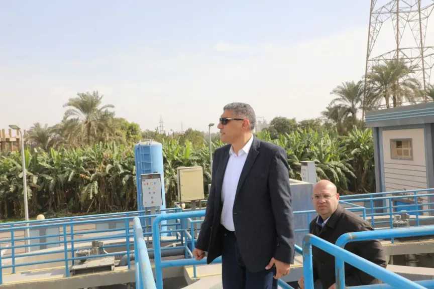 محافظ الجيزة يتفقد محطتي مياه الشرب ورفع الصرف الصحي بقري الفهميين والمشتل بمركز الصف