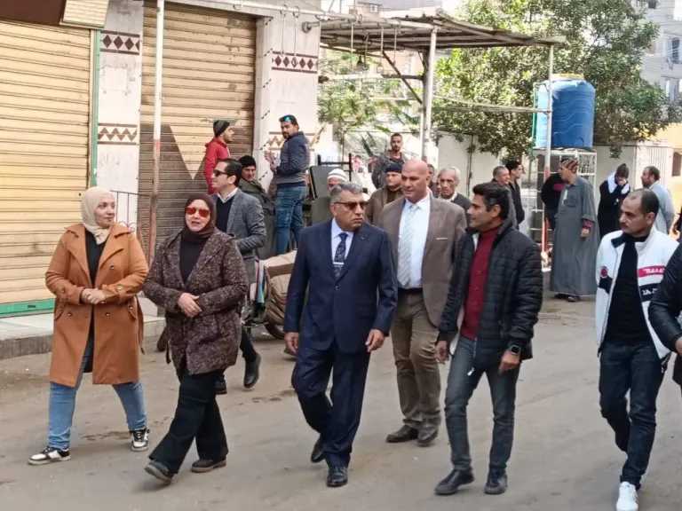 جولة مفاجئة لمحافظ الدقهلية بمدينة محلة دمنة لمتابعة الخدمات المقدمة للمواطنين