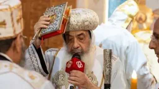 الأنبا دانيال يرسم شمامسة جدد لكنيسة ”أبي سيفين والأنبا رويس” بالمعادي