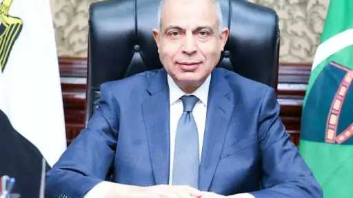 محافظ المنيا يعلن تجهيز 489 لجنة لاستقبال أكثر... محافظ المنيا يعلن تجهيز 489 لجنة لاستقبال أكثر من 3 ملايين ناخب بخمس دوائر انتخابية