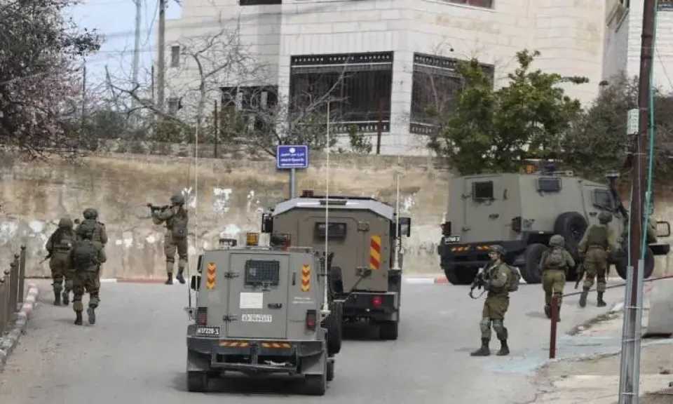 نادي الأسير: إسرائيل تعتقل 40 فلسطينيا في الضفة