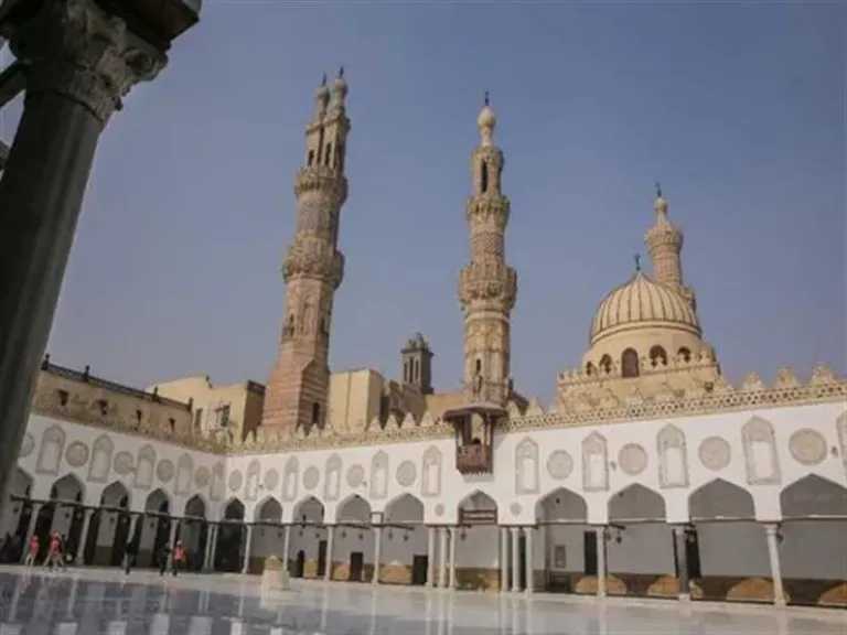 لجنة تحكيم جائزة زايد تزور الجامع الأزهر وتشيد بمسيرته في التقريب بين الثقافات