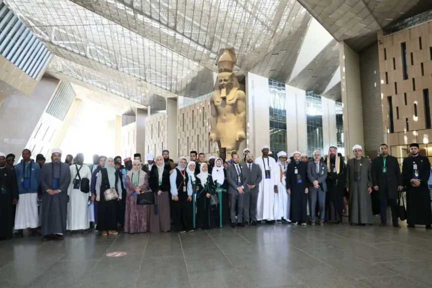 وزير الأوقاف ووفد من متسابقي ومحكمي المسابقة العالمية للقرآن الكريم في زيارة للمتحف المصري الكبير