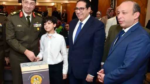 قوات الدفاع الشعبى والعسكرى تنظم زيارة لعدد من... قوات الدفاع الشعبى والعسكرى تنظم زيارة لعدد من الطلاب لمستشفى أبو الريش للأطفال