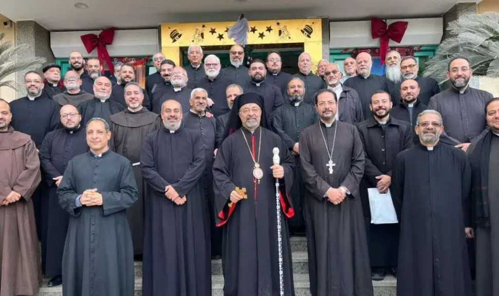 الأنبا إبراهيم إسحق يلتقي كهنة الإيبارشيّة البطريركية ويهنئهم بعيد الميلاد المجيد