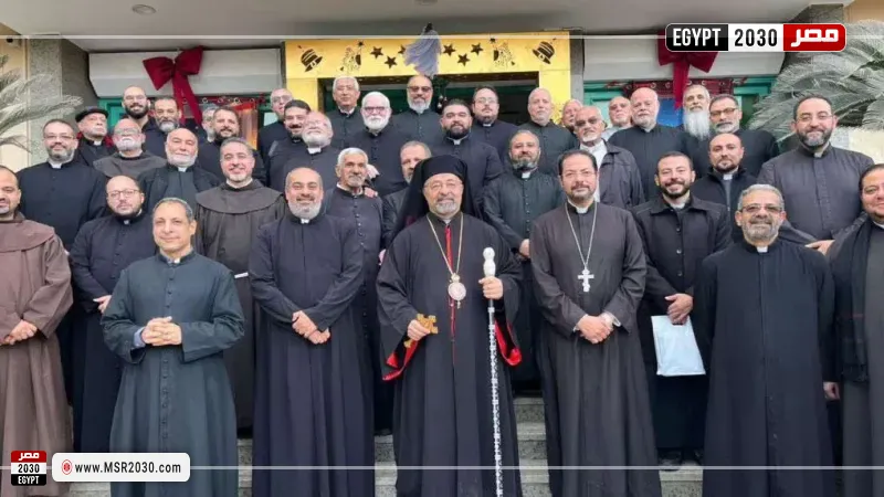 الأنبا إبراهيم إسحق يلتقي كهنة الإيبارشيّة البطريركية ويهنئهم بعيد الميلاد المجيد