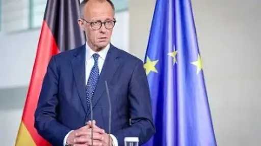 المستشار الألماني يرفض السلام المفروض على أوكرانيا المستشار الألماني يرفض السلام المفروض على أوكرانيا