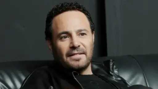 عاصي الحلاني يطرح أغنية رومانسية جديدة بعنوان «كوني القمر»