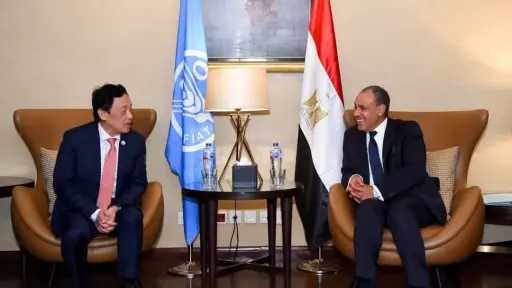 وزير الخارجية يلتقي مدير عام منظمة الفاو ويستعرض جهود الدولة لتحقيق الأمن الغذائي